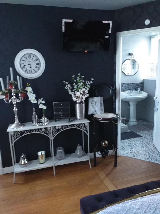 Villa Les Camelias Fontaine-les-Vervins ภายนอก รูปภาพ